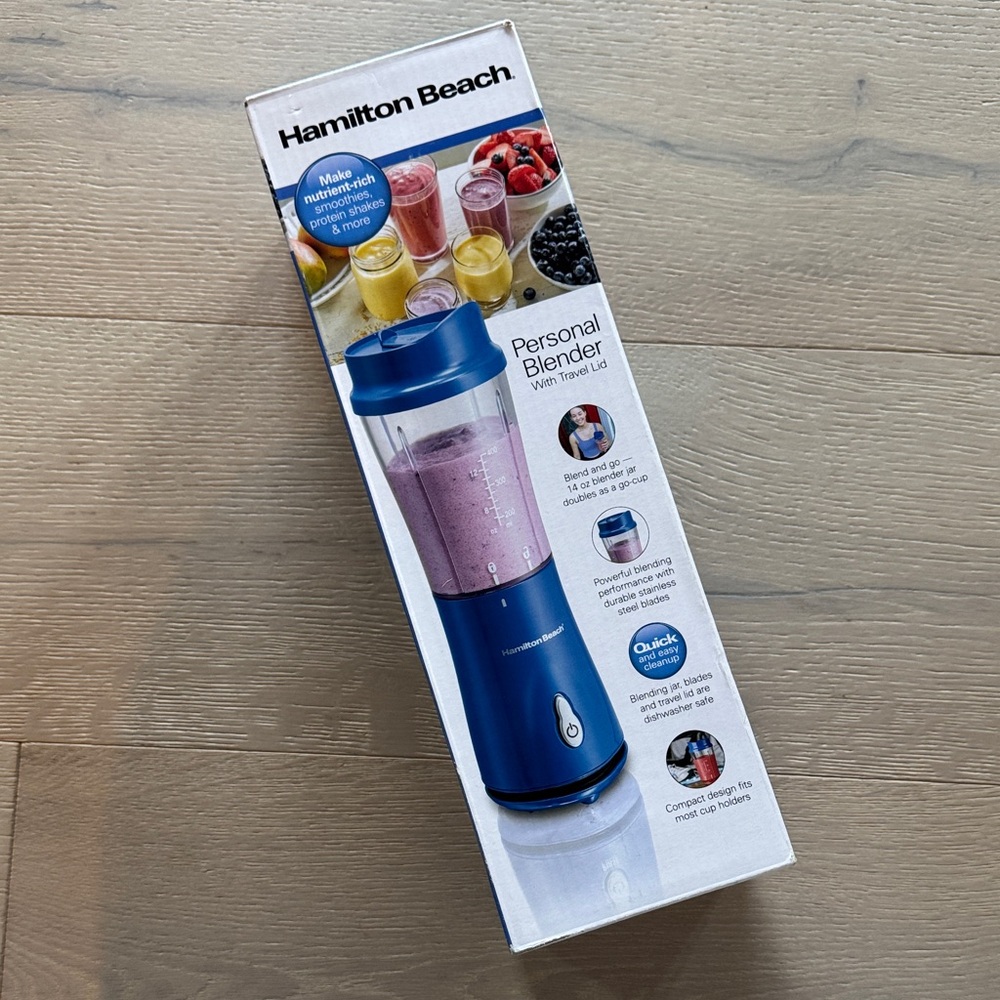 NWT HAMILTON BEACH PERSONAL BLENDER WITH TRAVEL LID BLUE
